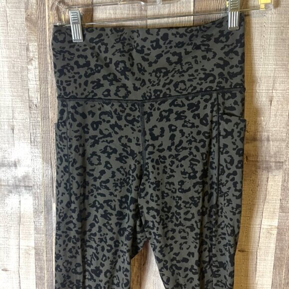 Athleta Stash Pocket 7/8 Tight II Leopard - Picture 4 of 6